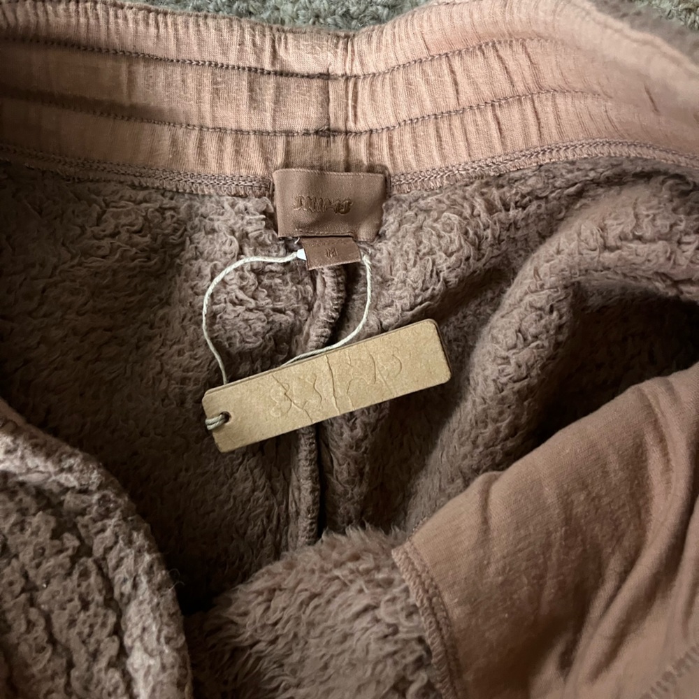 Skims sweats